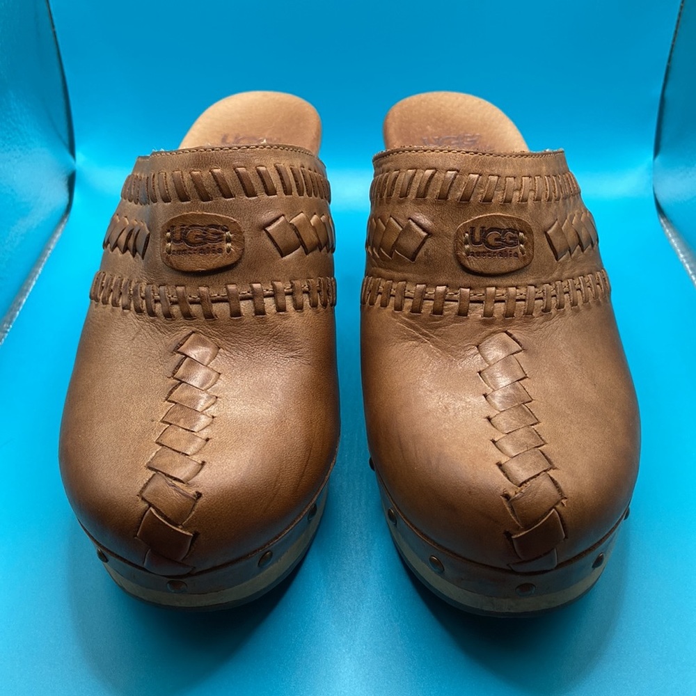Women’s UGG Vivica Wood Clogs, Sz. 6 U.S. EUC - Picture 3 of 9